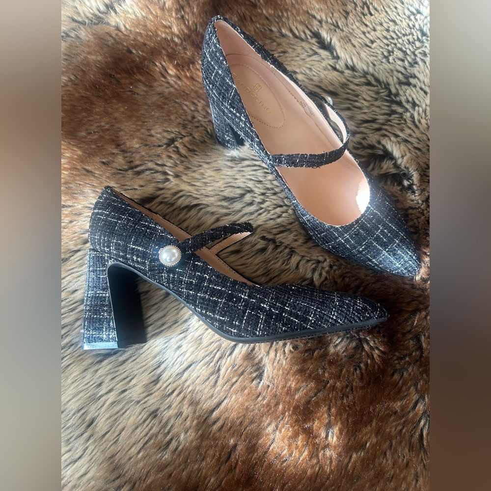 Bandolino Kirsten Mary Jane Pumps Black White Tweed Pearl Detail Women’s Size 7 - Picture 3 of 5